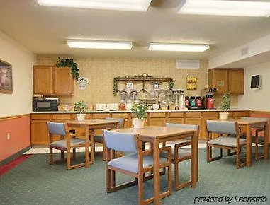 Super 8 By Wyndham Oelwein 