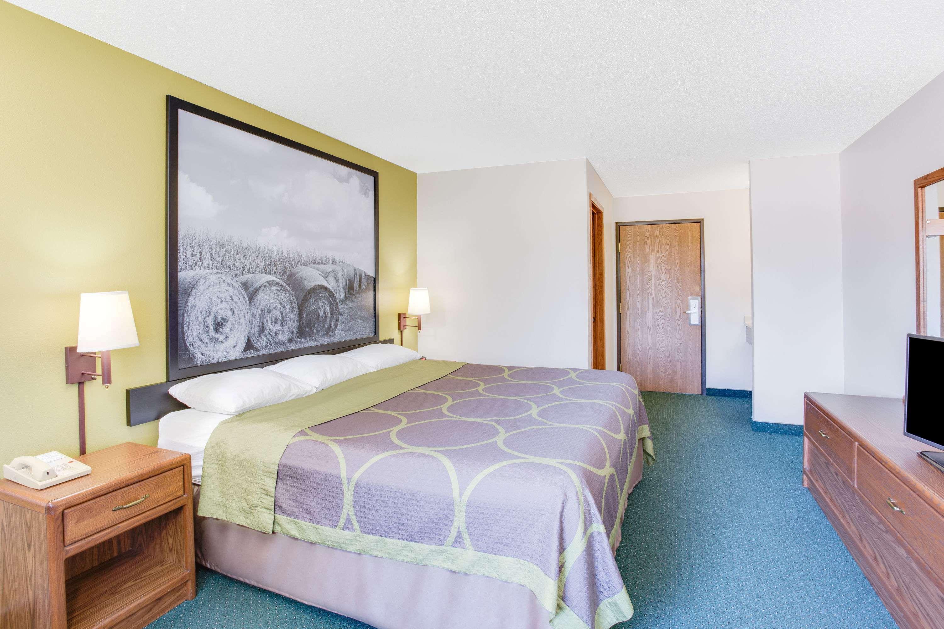 Super 8 By Wyndham Oelwein